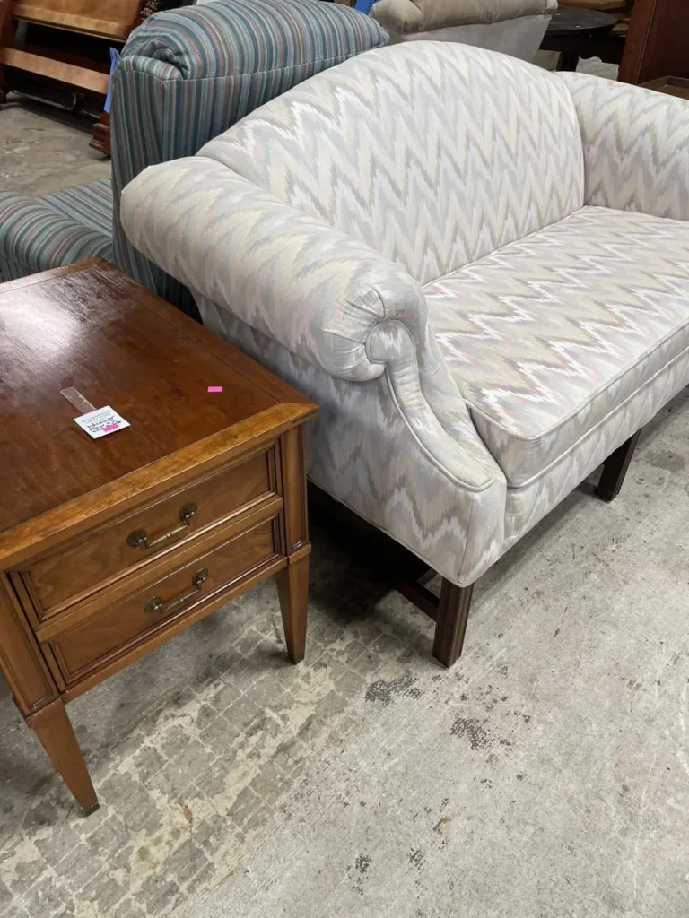 Neighborhood Store - Best thrift store for sofas in Huntsville AL