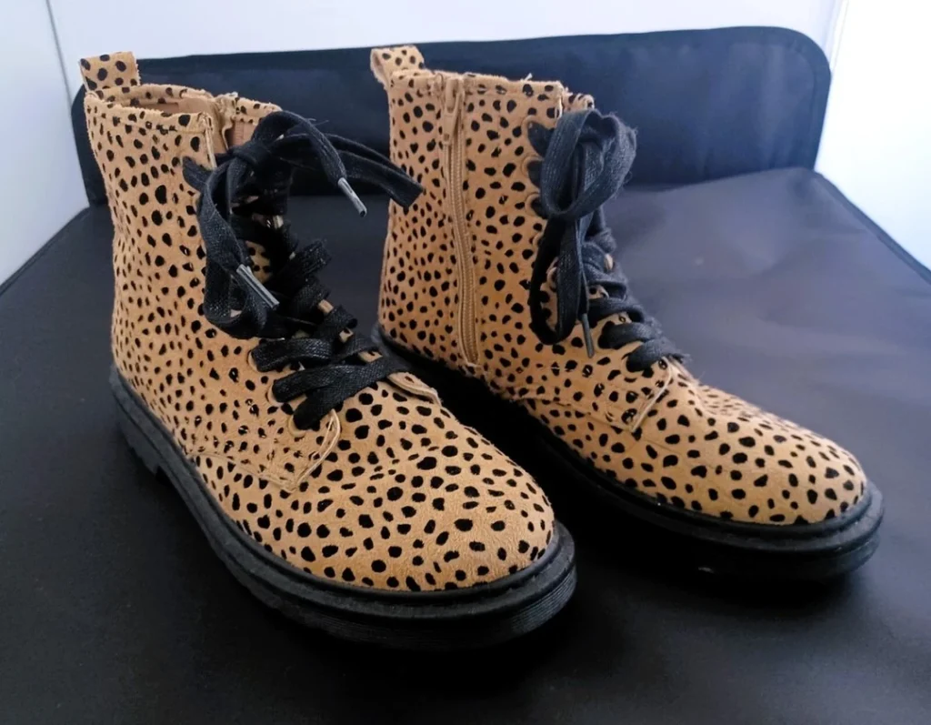 Weird Stuff Antiques - Best thrift store for vintage shoes in Kansas City MO